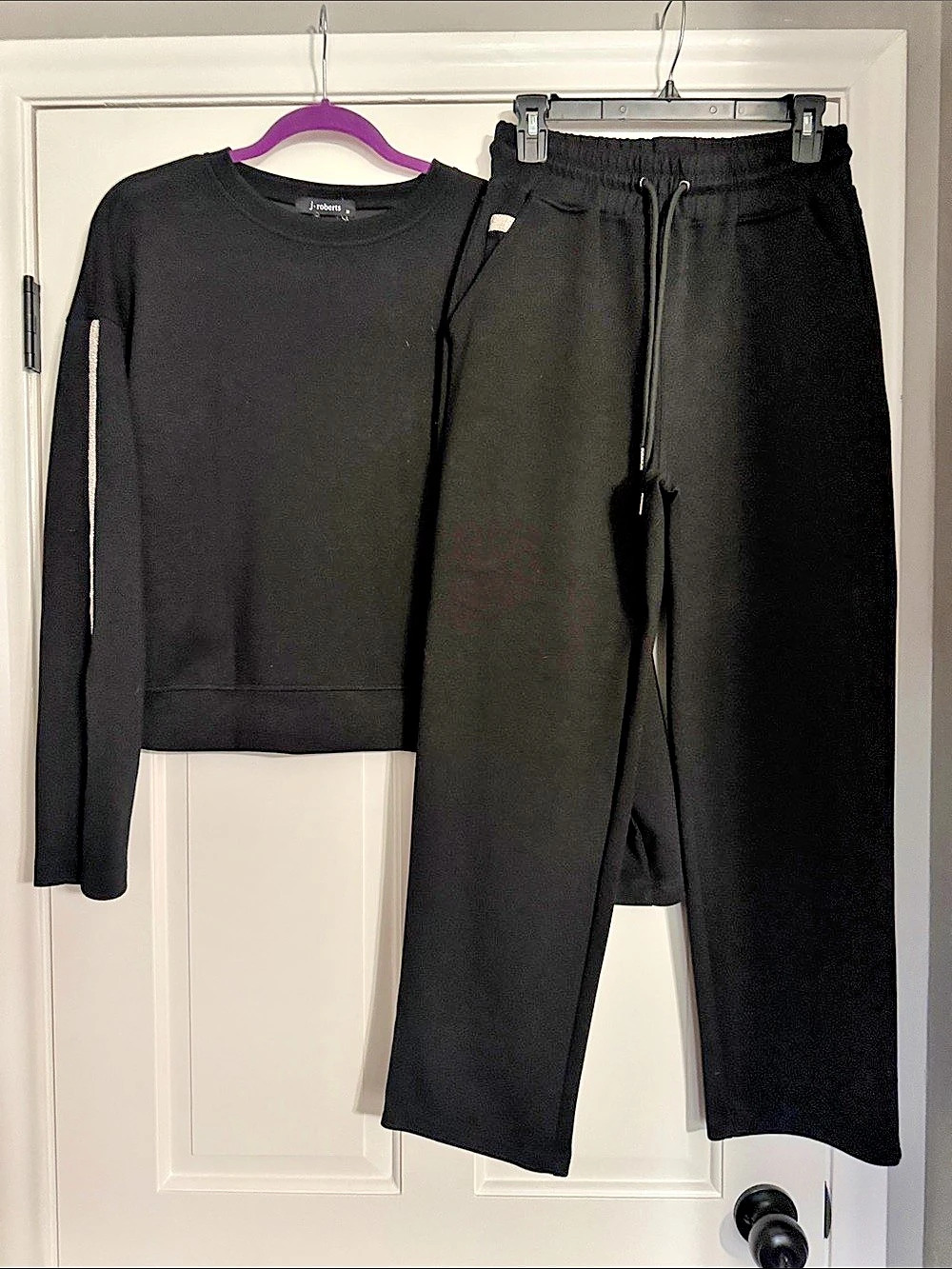 j.roberts Black Trimmed Two-Piece Set Size Medium